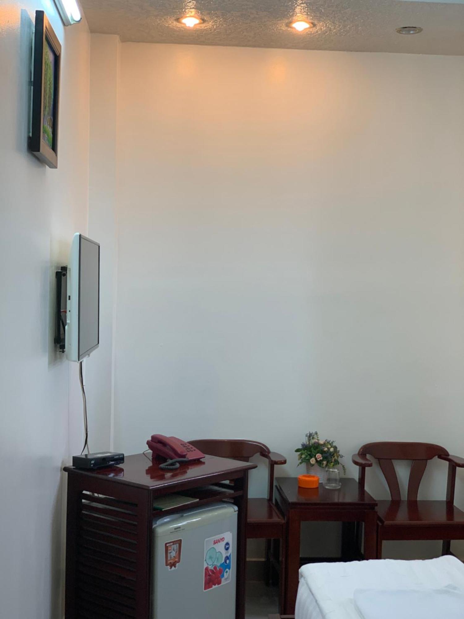 đình đình Khách sạn *
